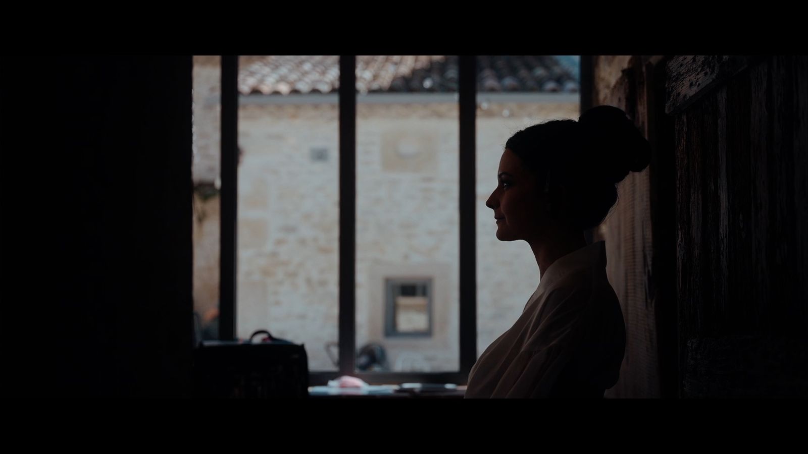 Silhouette aux grandes fenêtres — extrait de film Story Film